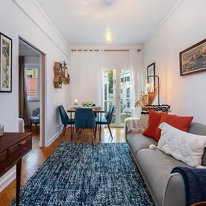https://whome-estrela-family-apartment-perfect-for-families-friends.hotels-lisbon-portugal.com